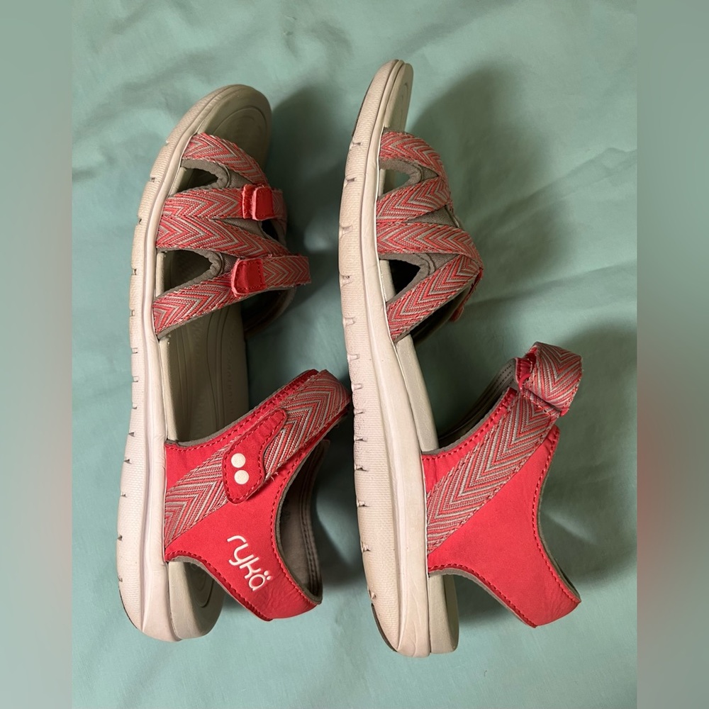 Ryka fully adjustable sandals grey and pink women’s size 8.5M
